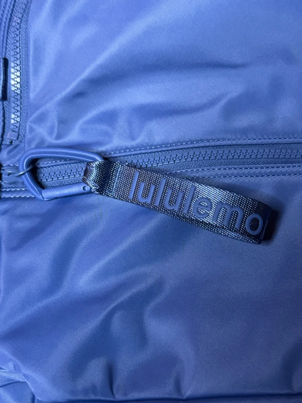 lululemon athletica sleek structured